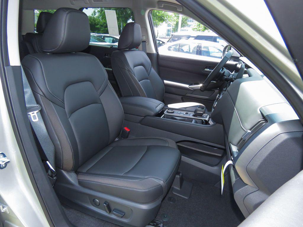 new 2025 Nissan Pathfinder car, priced at $45,593