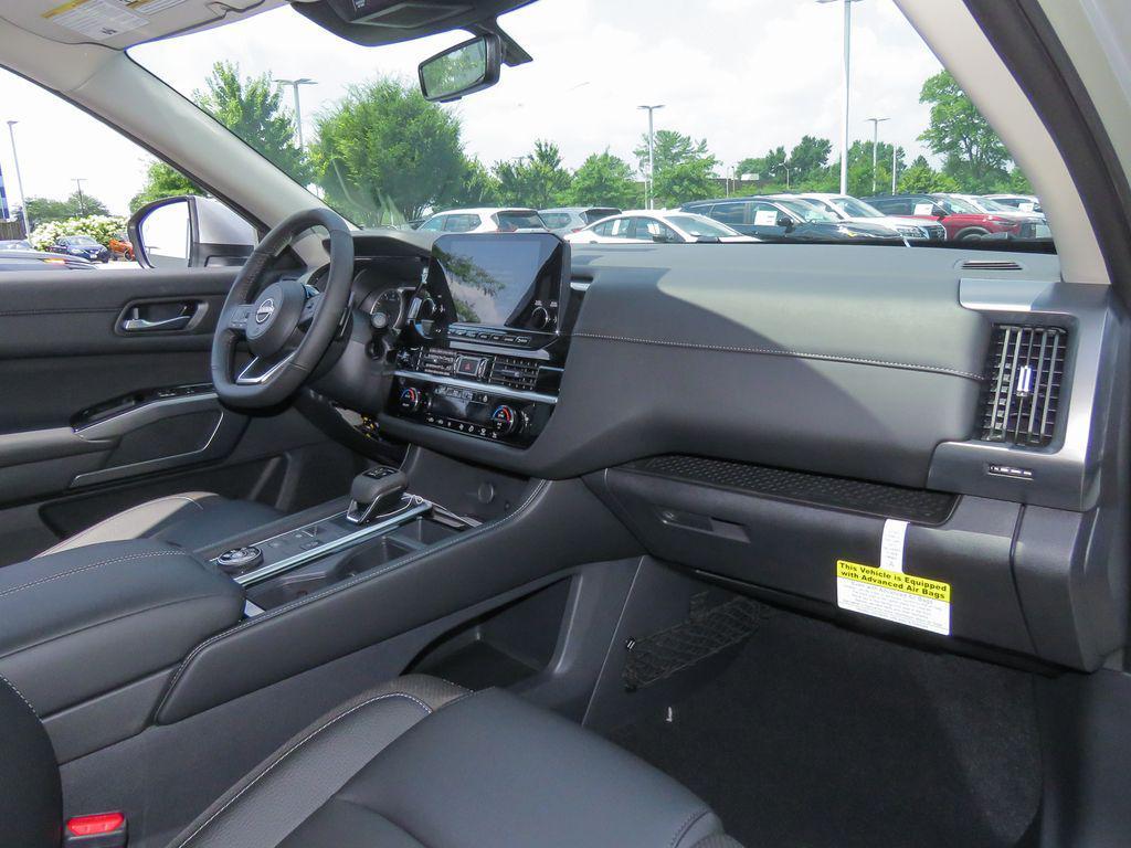 new 2025 Nissan Pathfinder car, priced at $45,593