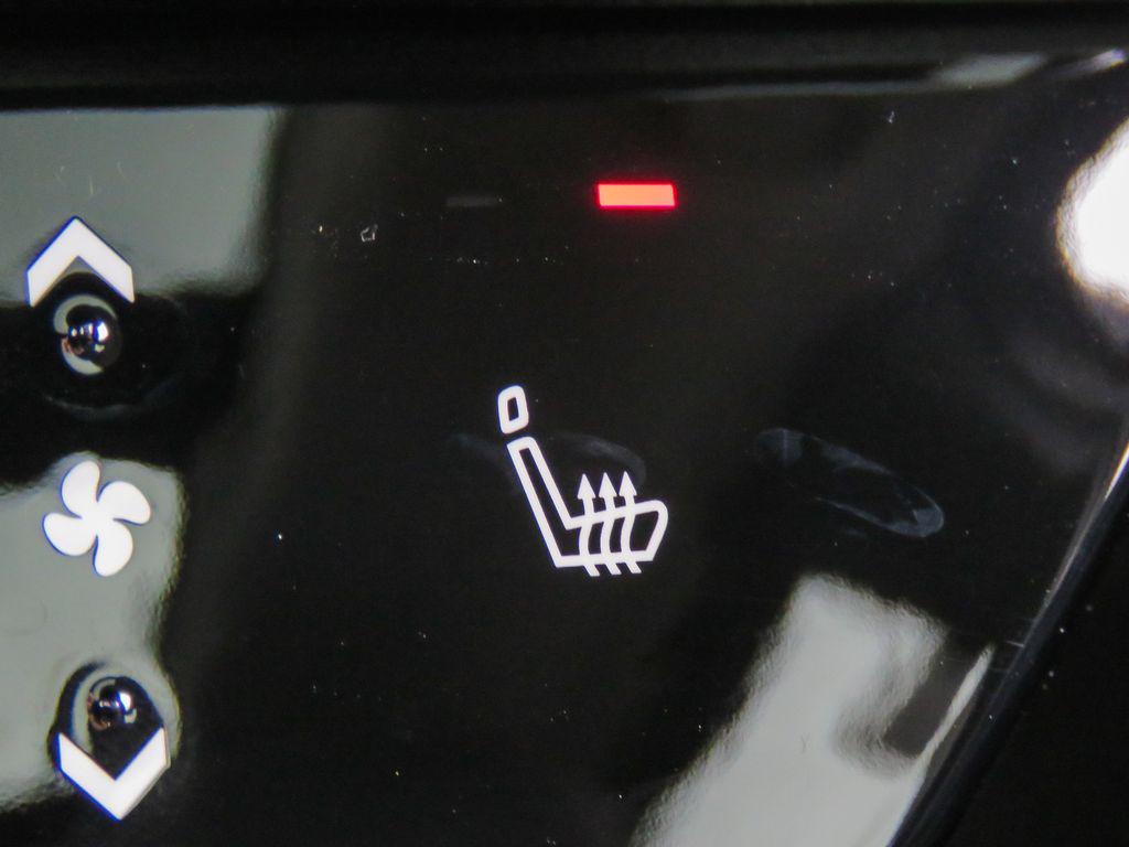 new 2025 Nissan Kicks car, priced at $31,479