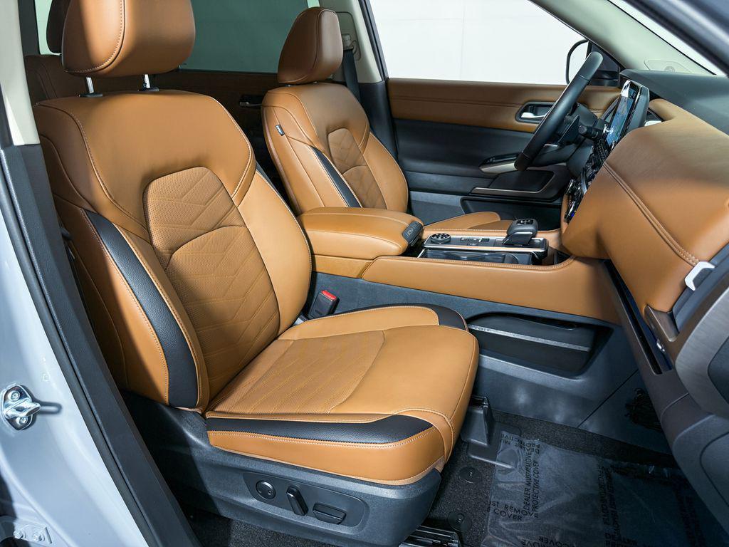 used 2025 Nissan Pathfinder car, priced at $44,000