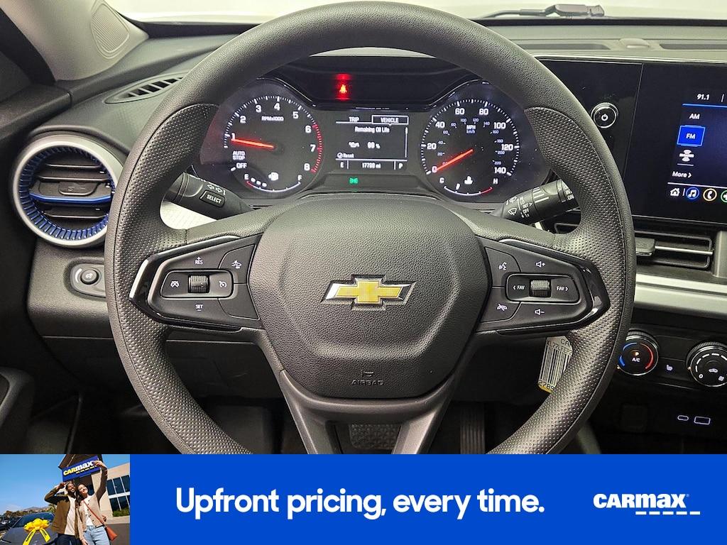 used 2025 Chevrolet Trax car, priced at $23,998