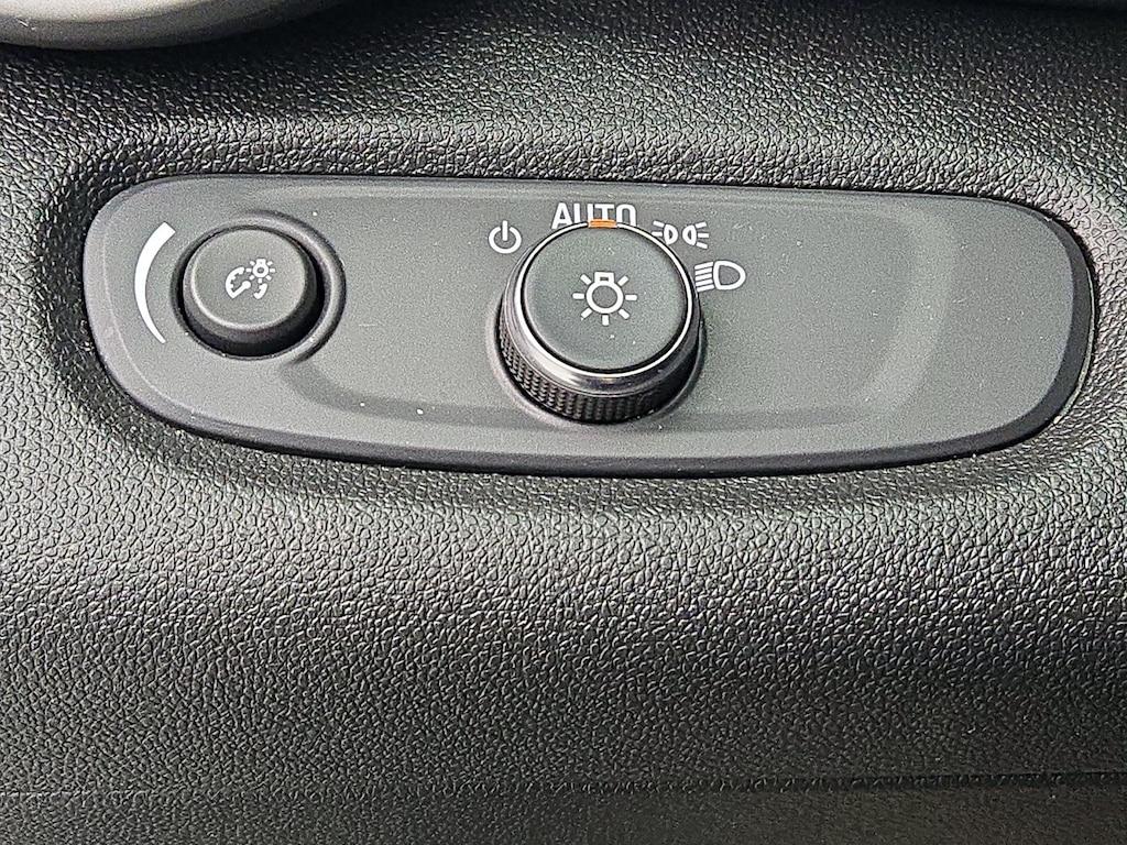 used 2025 Chevrolet Trax car, priced at $23,998