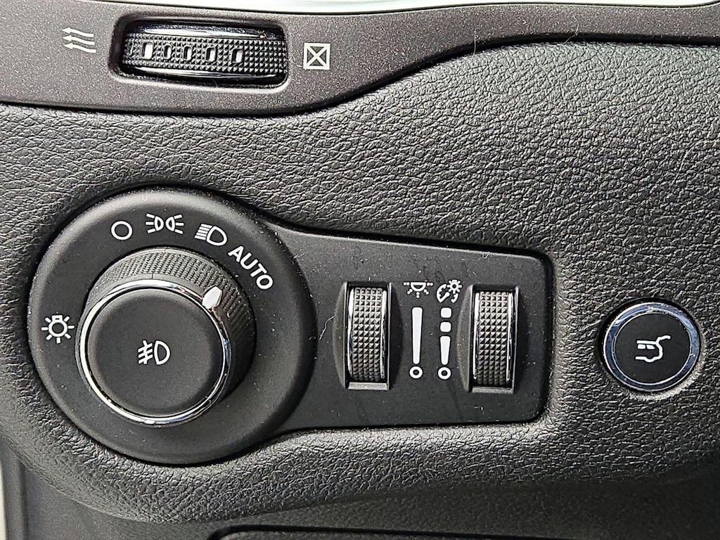 used 2019 Jeep Cherokee car, priced at $20,998