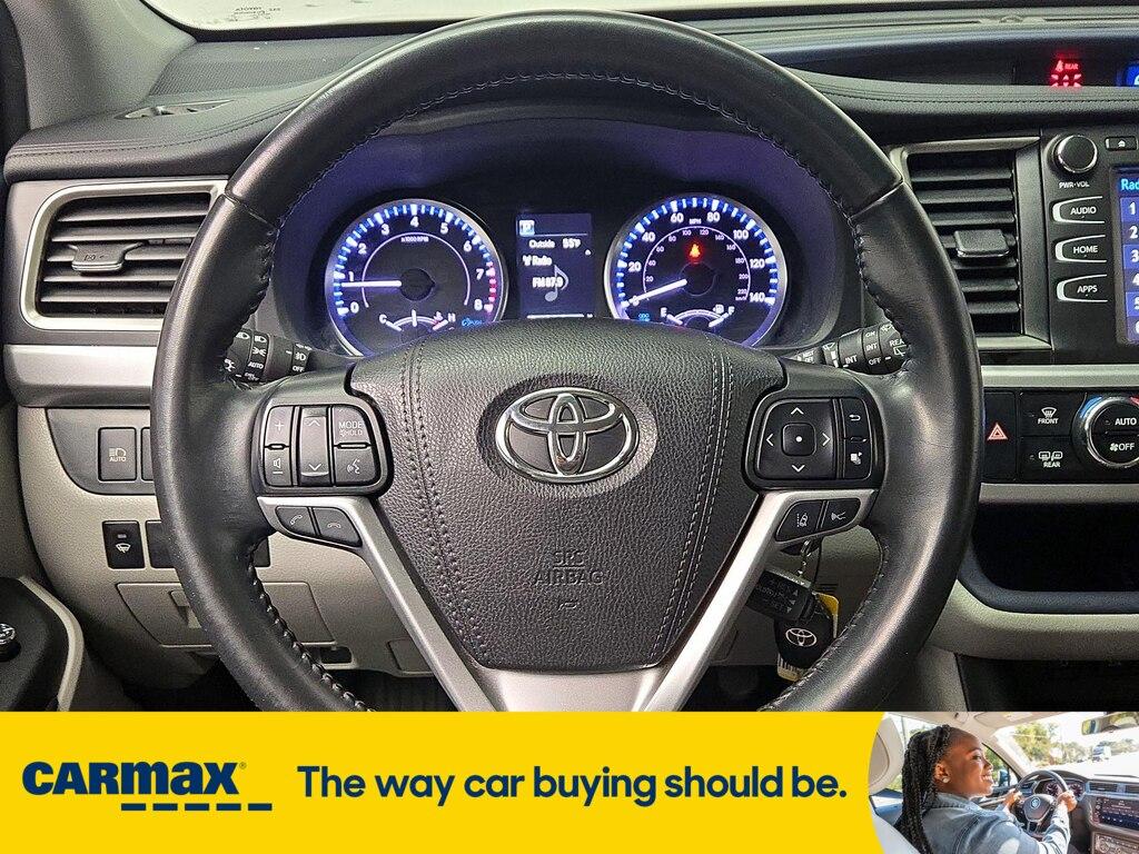 used 2019 Toyota Highlander car, priced at $28,998