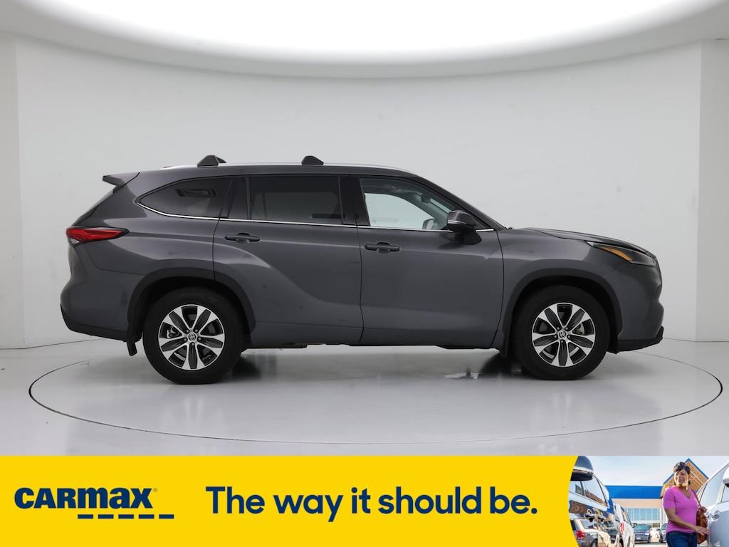 used 2021 Toyota Highlander car, priced at $32,998