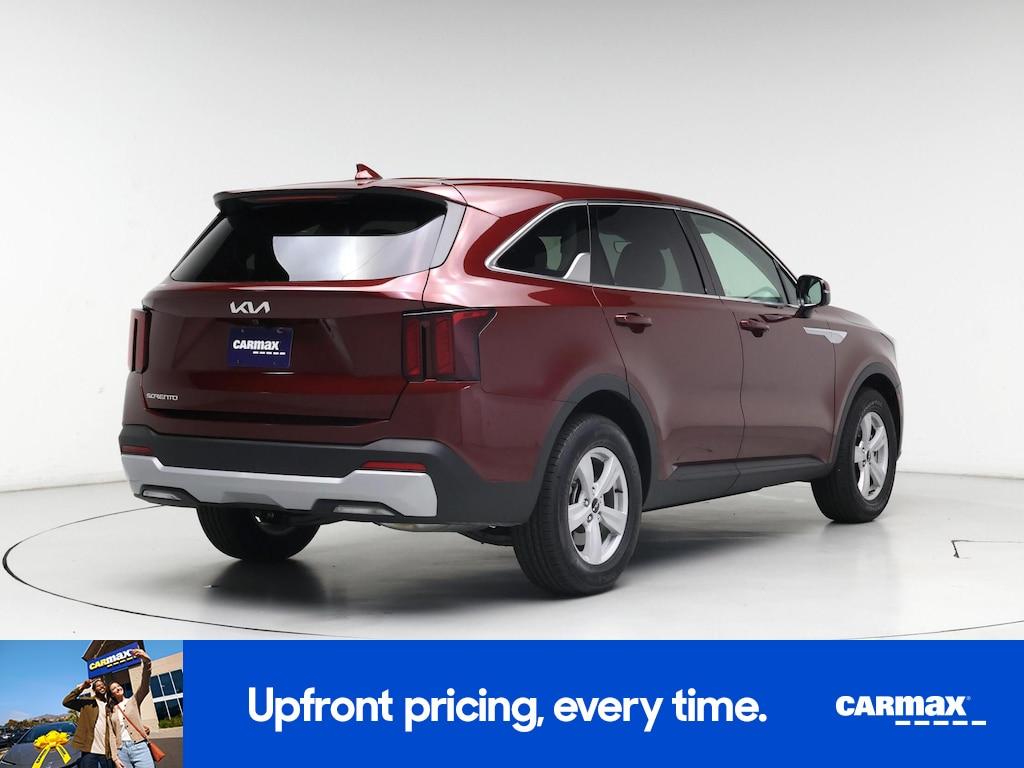 used 2025 Kia Sorento car, priced at $33,998