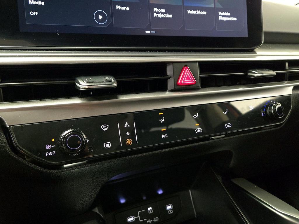 used 2025 Kia Sorento car, priced at $33,998