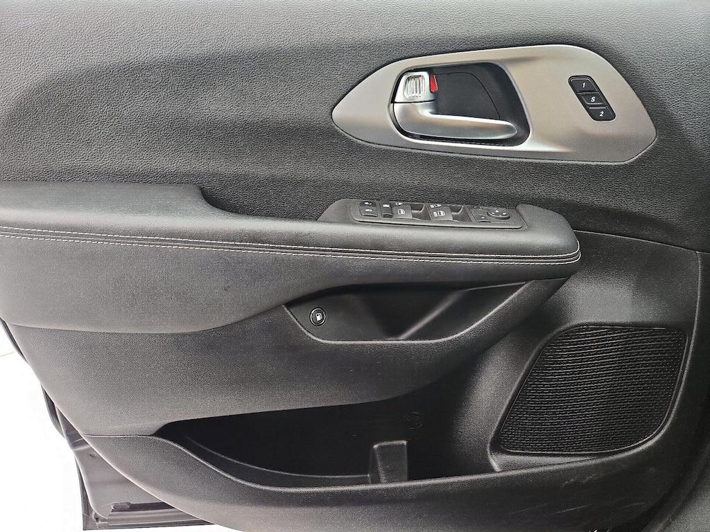 used 2022 Chrysler Pacifica Hybrid car, priced at $30,998