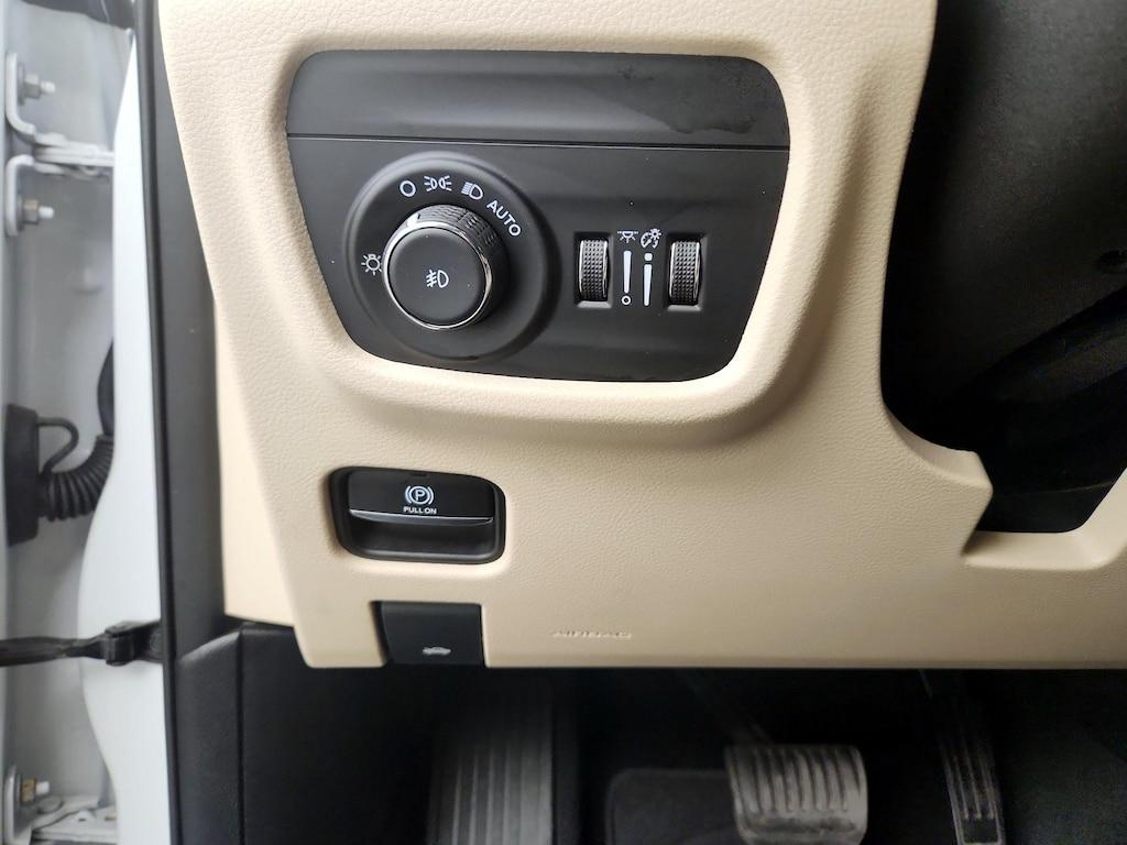 used 2023 Jeep Grand Cherokee car, priced at $31,998