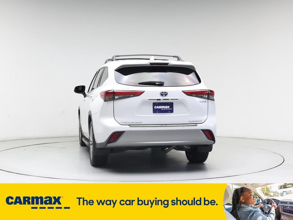 used 2022 Toyota Highlander Hybrid car, priced at $45,998