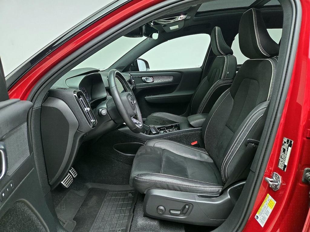 used 2021 Volvo XC40 car, priced at $29,998