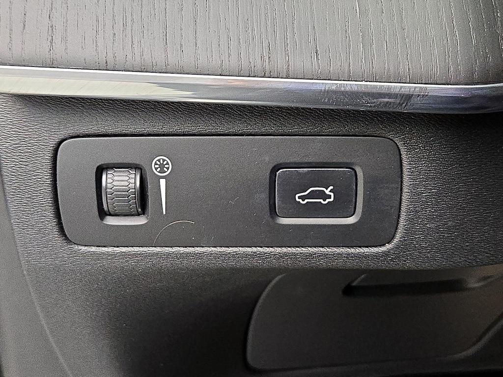 used 2020 Volvo XC90 car, priced at $27,998