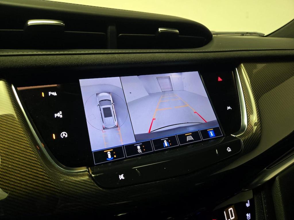 used 2024 Cadillac XT6 car, priced at $47,998