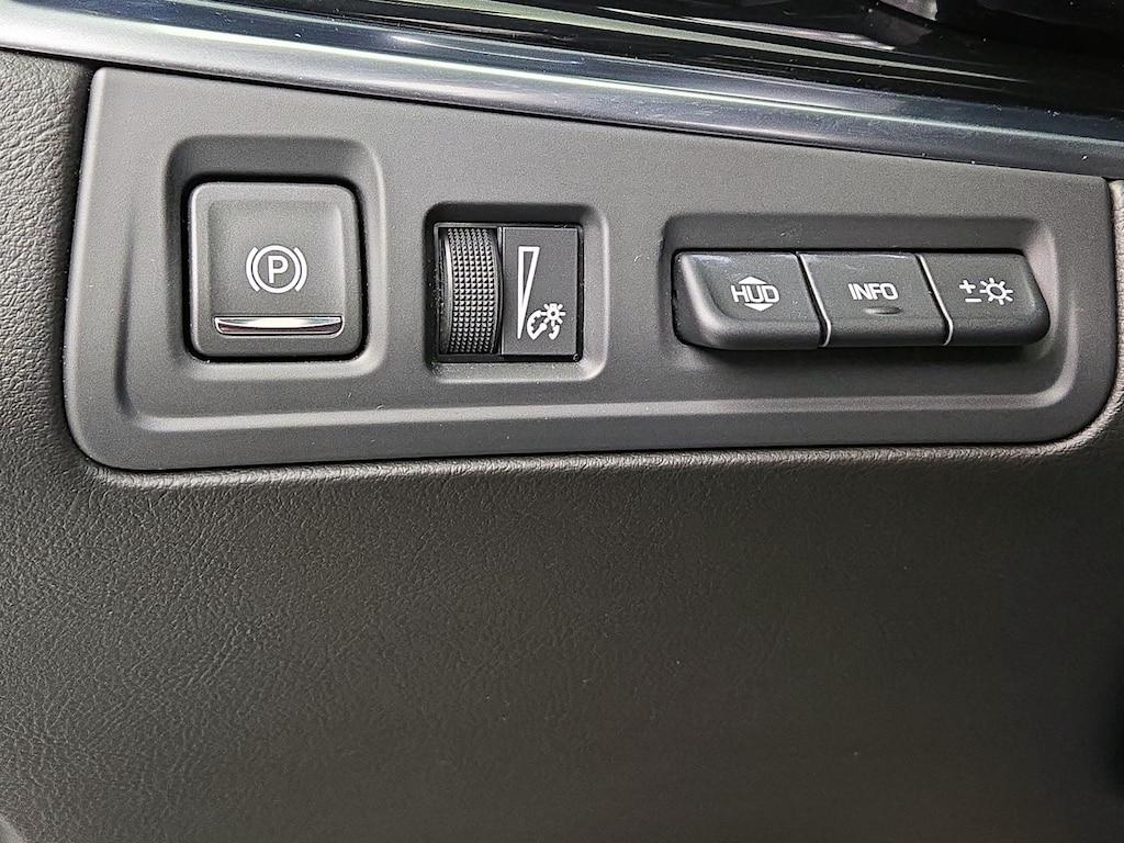 used 2024 Cadillac XT6 car, priced at $47,998