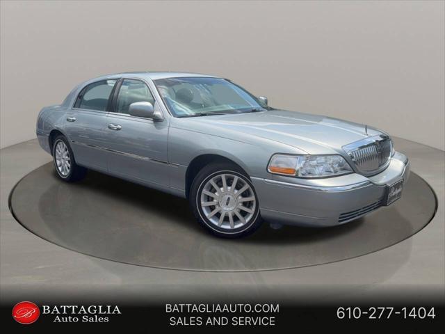 used 2006 Lincoln Town Car car, priced at $19,998
