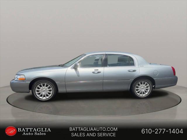 used 2006 Lincoln Town Car car, priced at $19,998