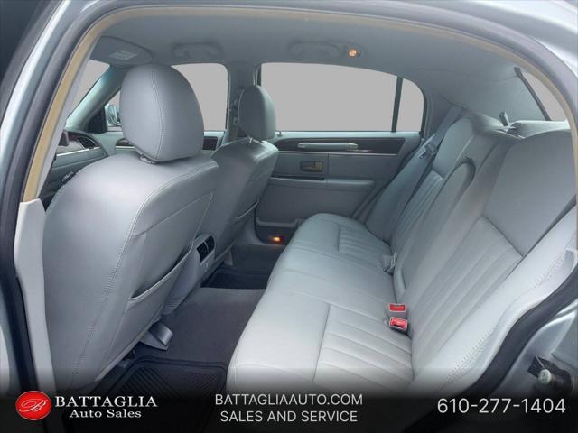 used 2006 Lincoln Town Car car, priced at $19,998