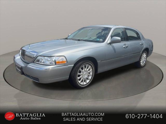 used 2006 Lincoln Town Car car, priced at $19,998