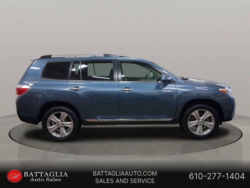 used 2013 Toyota Highlander car, priced at $15,990