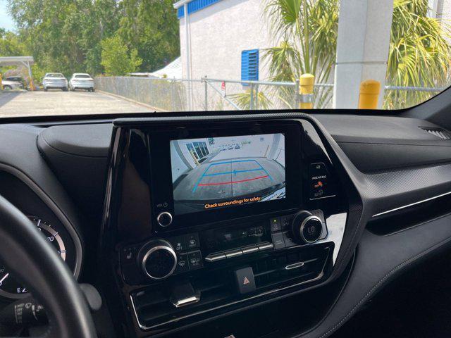 used 2024 Toyota Highlander car, priced at $43,057