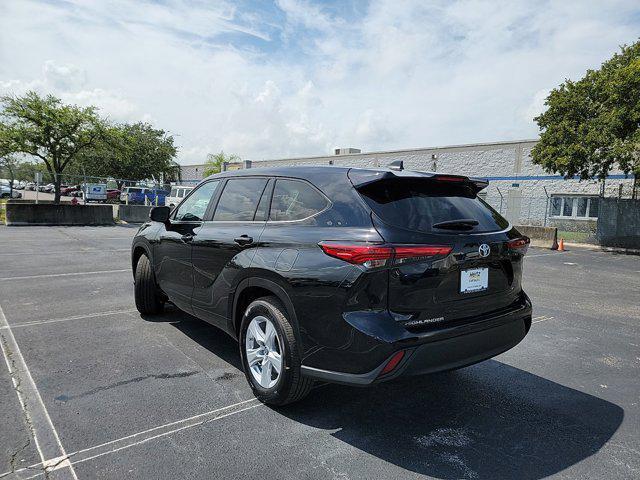 used 2023 Toyota Highlander car, priced at $34,082