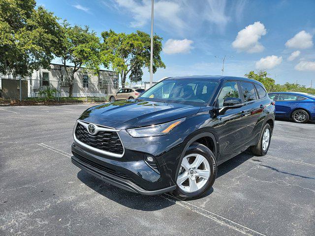 used 2023 Toyota Highlander car, priced at $34,082