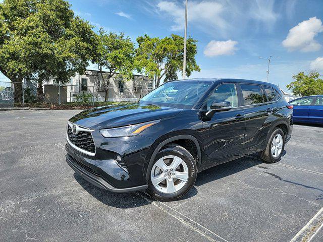 used 2023 Toyota Highlander car, priced at $34,082