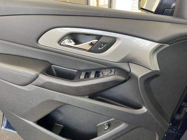 used 2023 Chevrolet Traverse car, priced at $28,184
