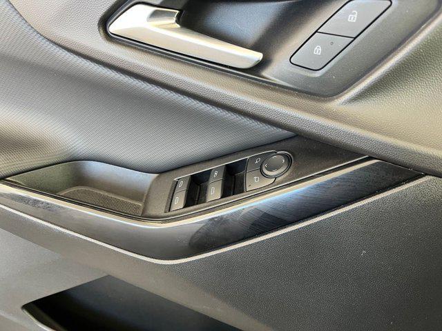 used 2025 Chevrolet Equinox car, priced at $28,046