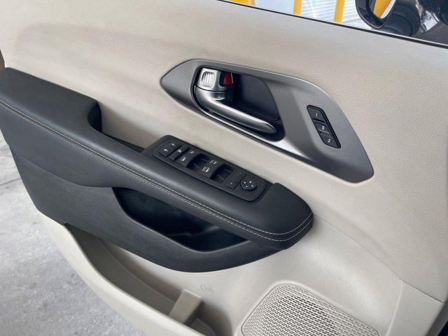 used 2024 Chrysler Pacifica car, priced at $31,338