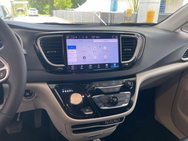 used 2024 Chrysler Pacifica car, priced at $31,338