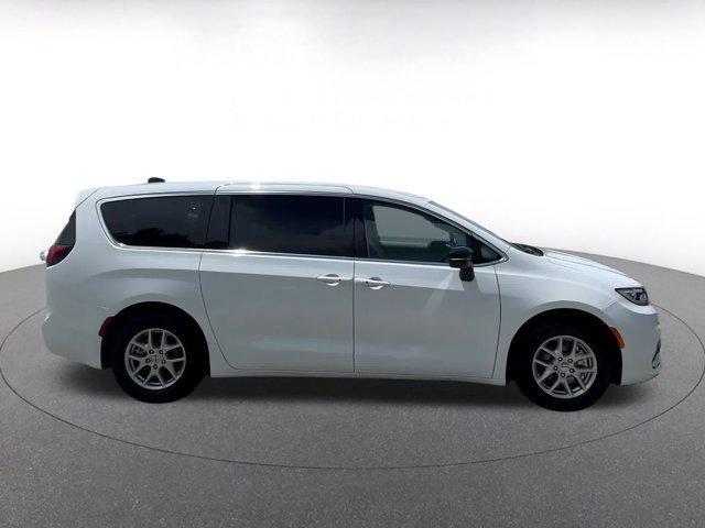 used 2024 Chrysler Pacifica car, priced at $31,338