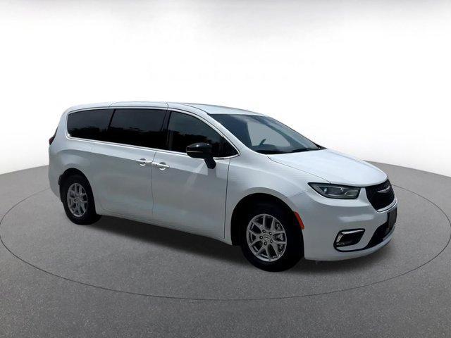 used 2024 Chrysler Pacifica car, priced at $31,338