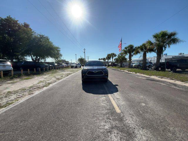 used 2023 Toyota Highlander car, priced at $33,555