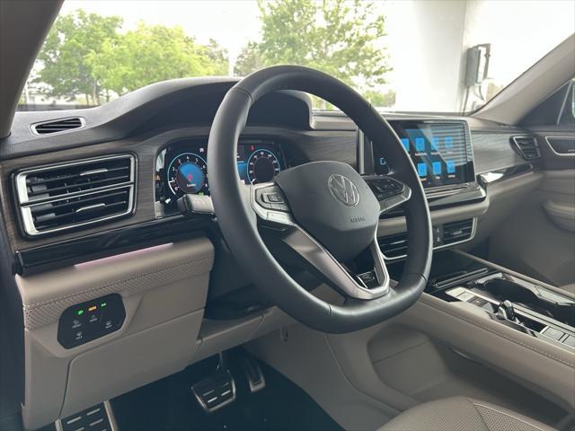 new 2025 Volkswagen Atlas car, priced at $53,976