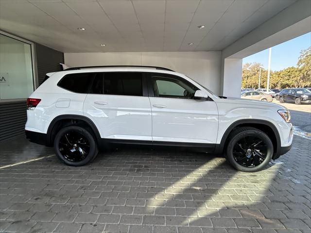 new 2025 Volkswagen Atlas car, priced at $44,336