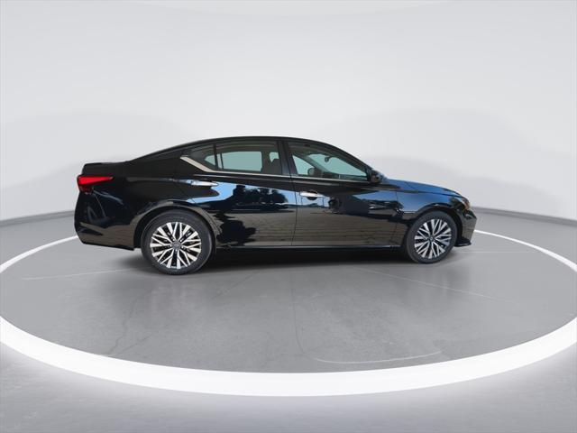 used 2023 Nissan Altima car, priced at $21,406