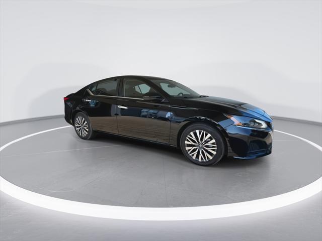 used 2023 Nissan Altima car, priced at $21,406