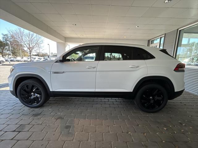 new 2025 Volkswagen Atlas Cross Sport car, priced at $43,174