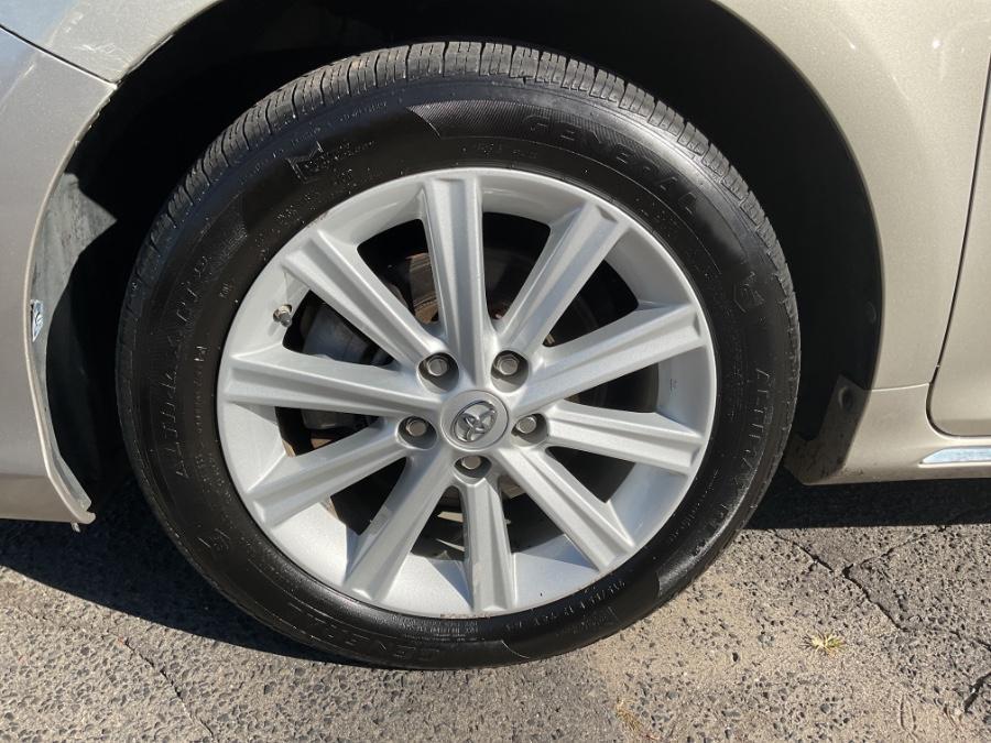 used 2014 Toyota Camry Hybrid car, priced at $11,588