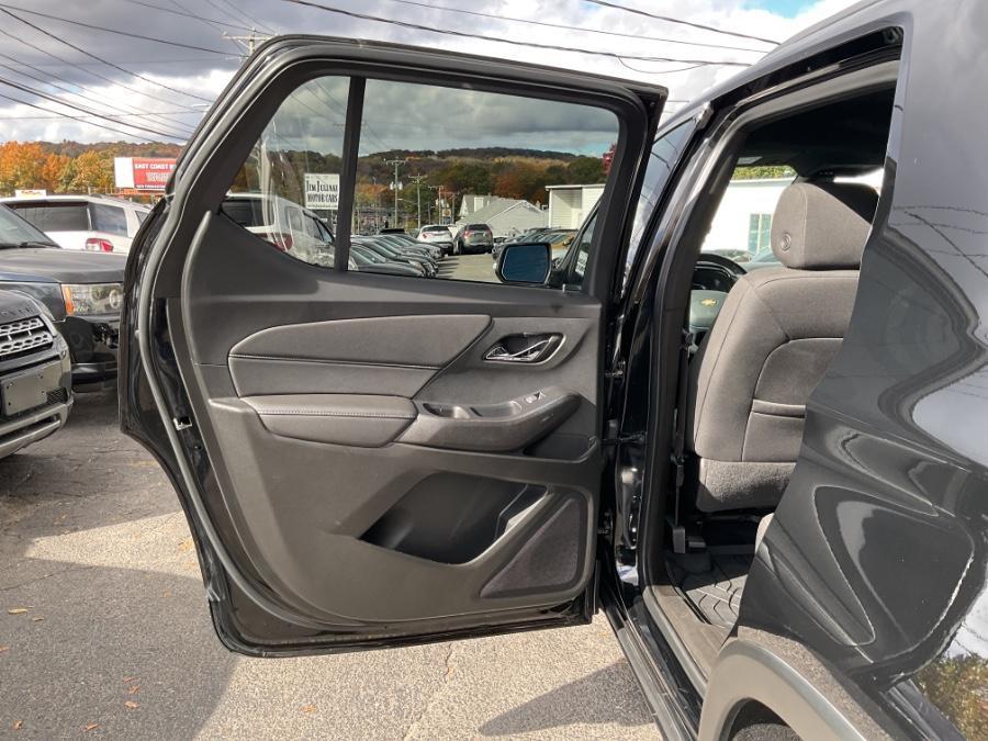 used 2022 Chevrolet Traverse car, priced at $22,364