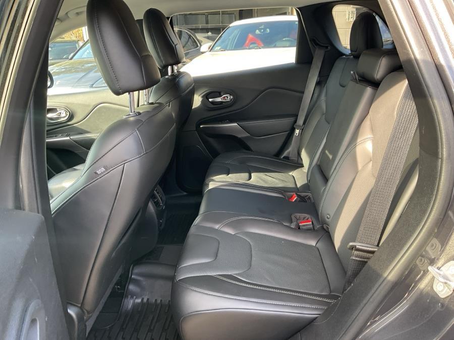 used 2019 Jeep Cherokee car, priced at $13,131
