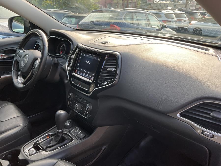 used 2019 Jeep Cherokee car, priced at $13,131