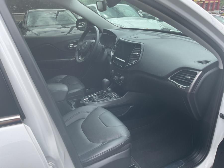 used 2019 Jeep Cherokee car, priced at $18,605
