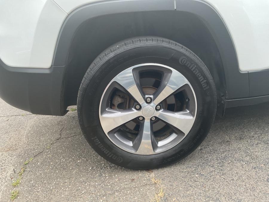 used 2019 Jeep Cherokee car, priced at $18,605