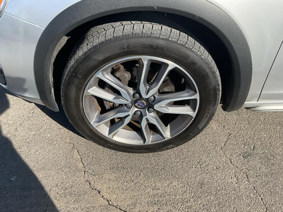 used 2018 Volvo V60 Cross Country car, priced at $14,775