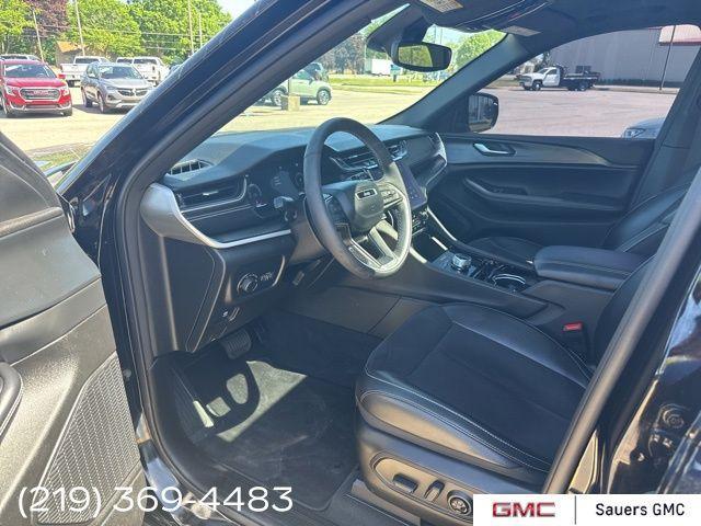 used 2023 Jeep Grand Cherokee car, priced at $34,900