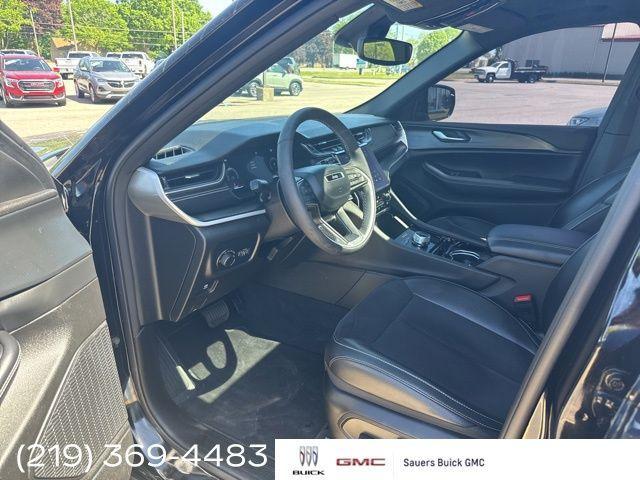 used 2023 Jeep Grand Cherokee car