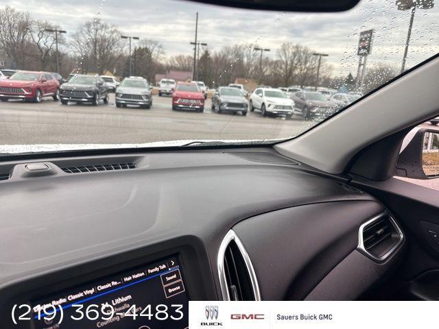 used 2022 Chevrolet Equinox car, priced at $24,700