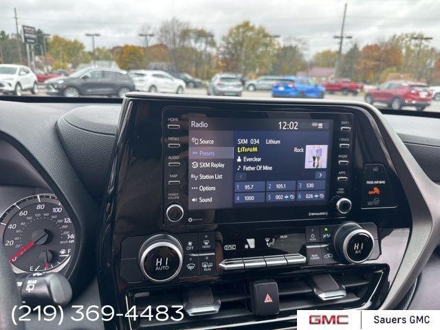 used 2021 Toyota Highlander car, priced at $28,500